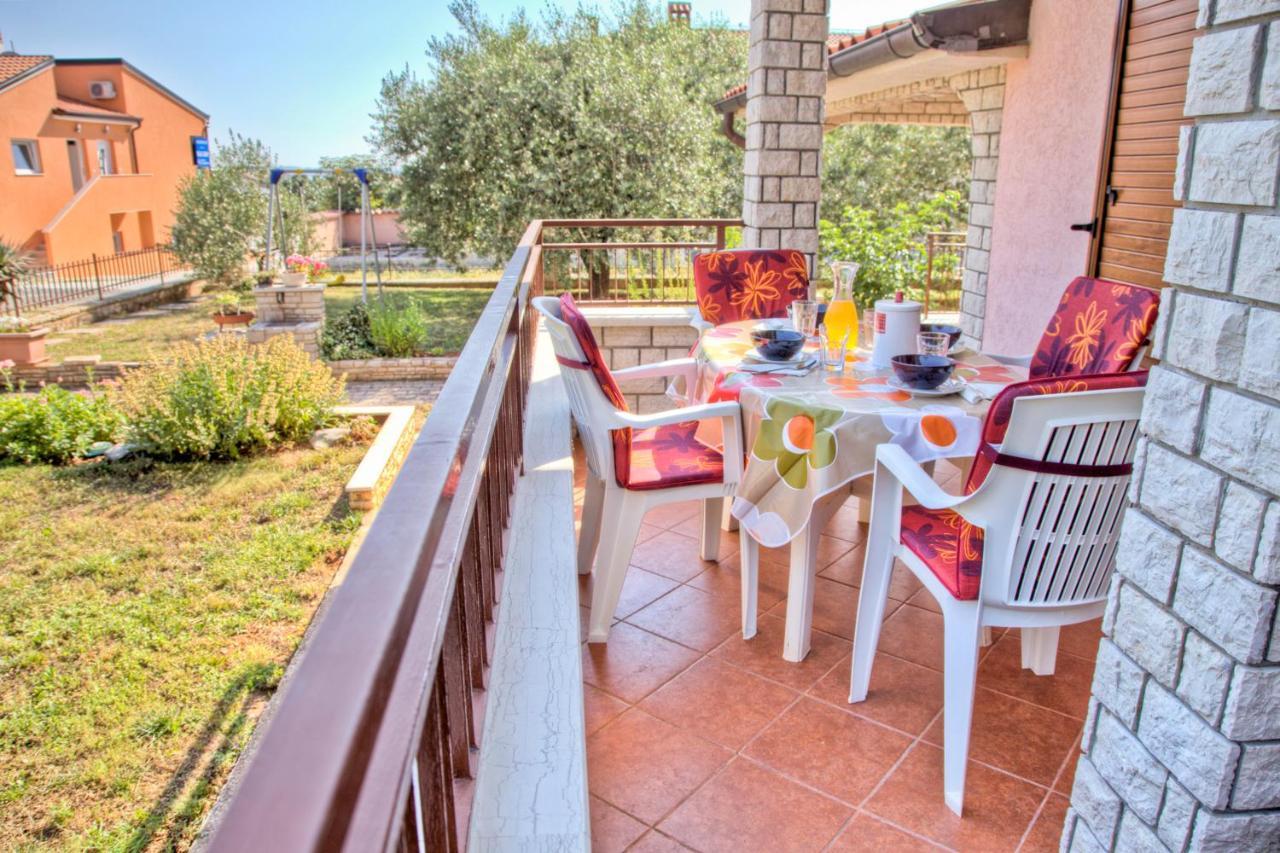 Comfortable Apartments In Peroj Near The Sea Exterior foto