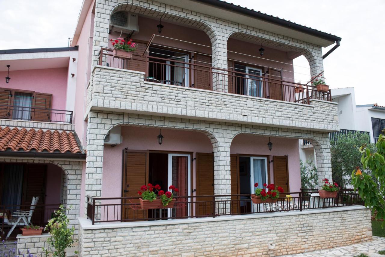 Comfortable Apartments In Peroj Near The Sea Exterior foto