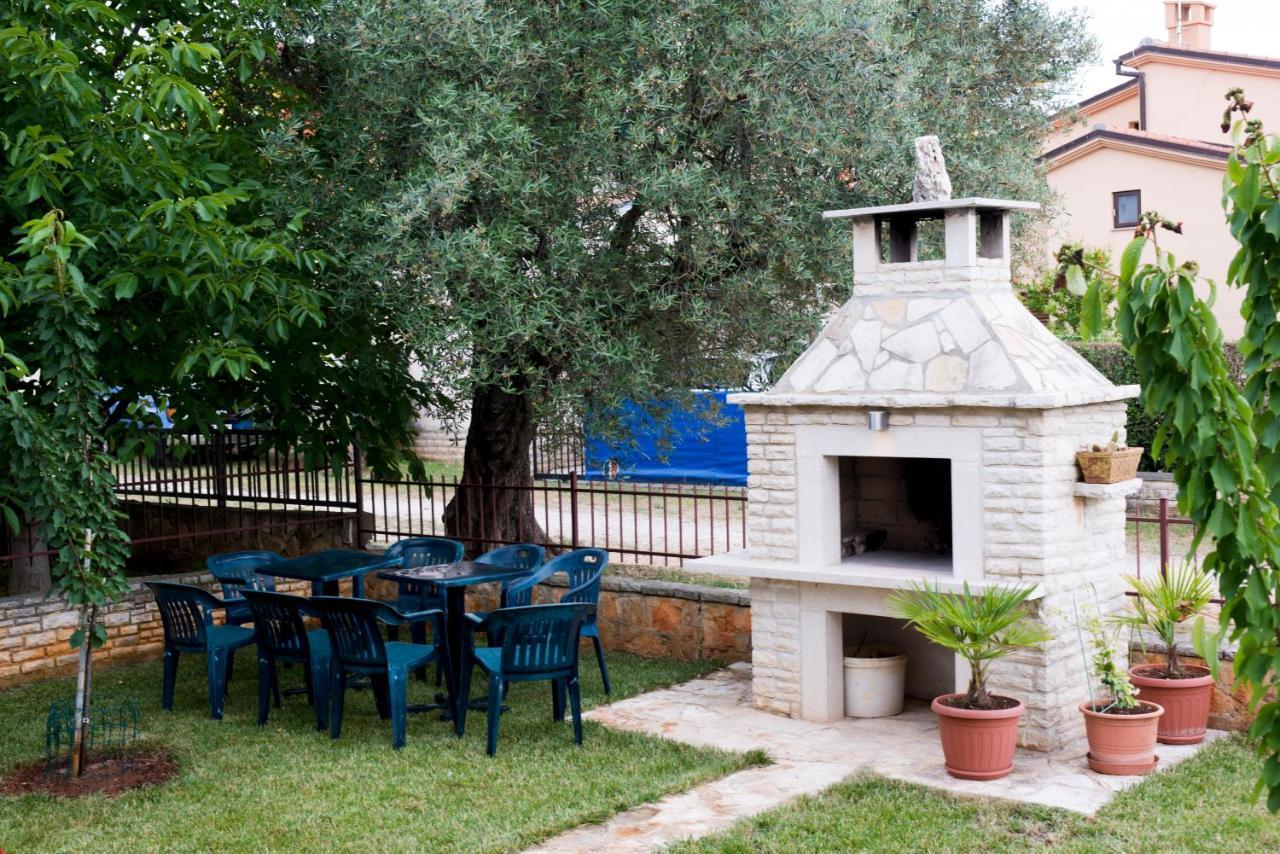 Comfortable Apartments In Peroj Near The Sea Exterior foto